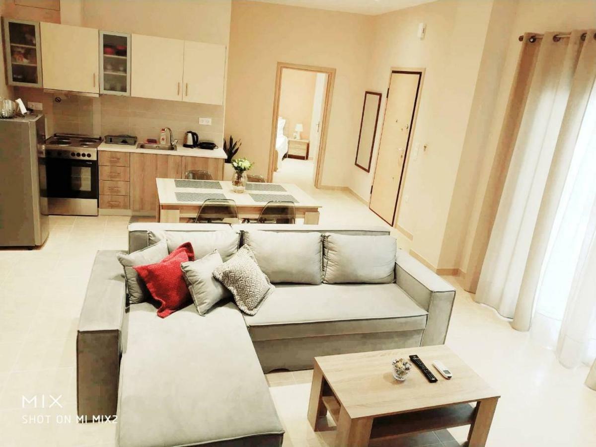 Beautiful House In Alimos Near To The Beach And Metro Athen Exterior foto