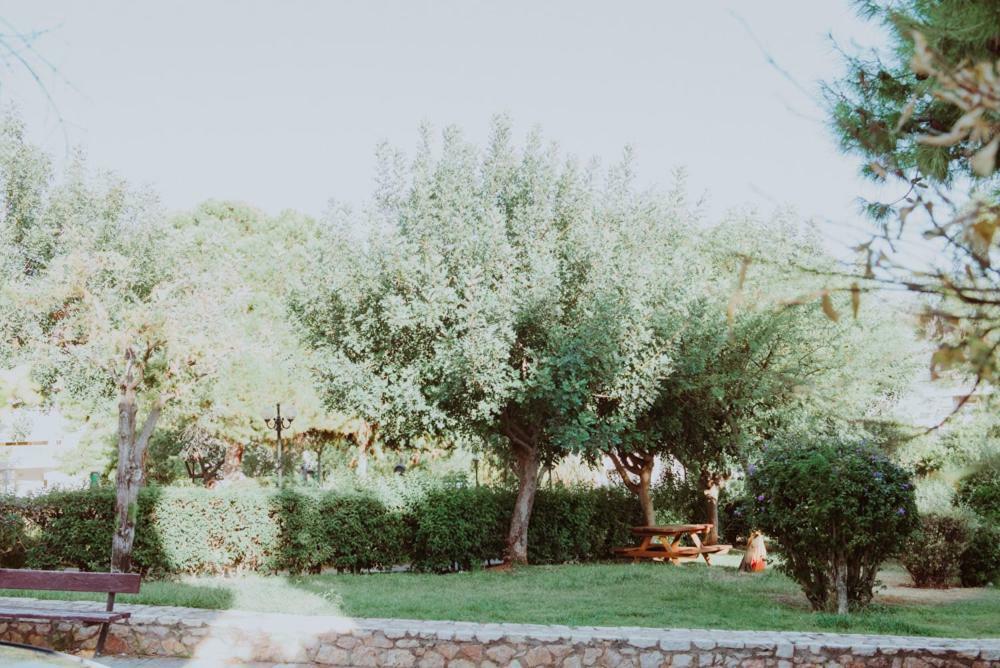 Beautiful House In Alimos Near To The Beach And Metro Athen Exterior foto