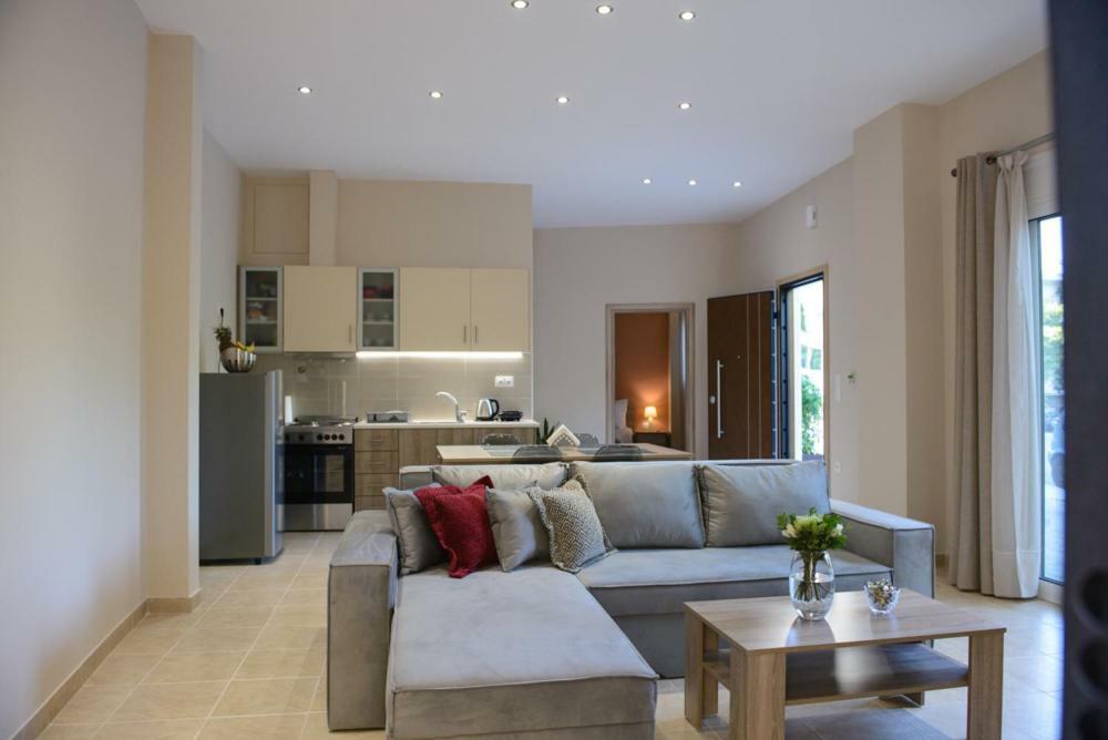 Beautiful House In Alimos Near To The Beach And Metro Athen Exterior foto