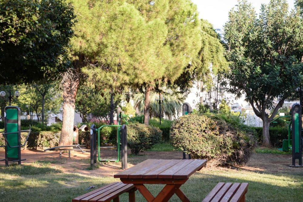 Beautiful House In Alimos Near To The Beach And Metro Athen Exterior foto