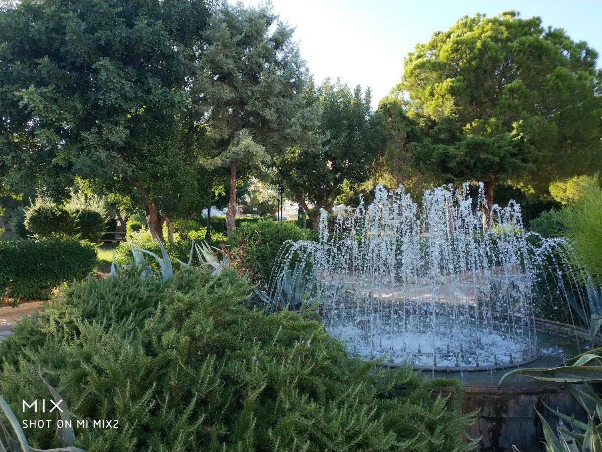 Beautiful House In Alimos Near To The Beach And Metro Athen Exterior foto